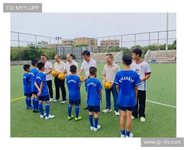 携爱同行共筑希望之光全面助力新疆儿童勇敢追逐绿茵足球梦想美好